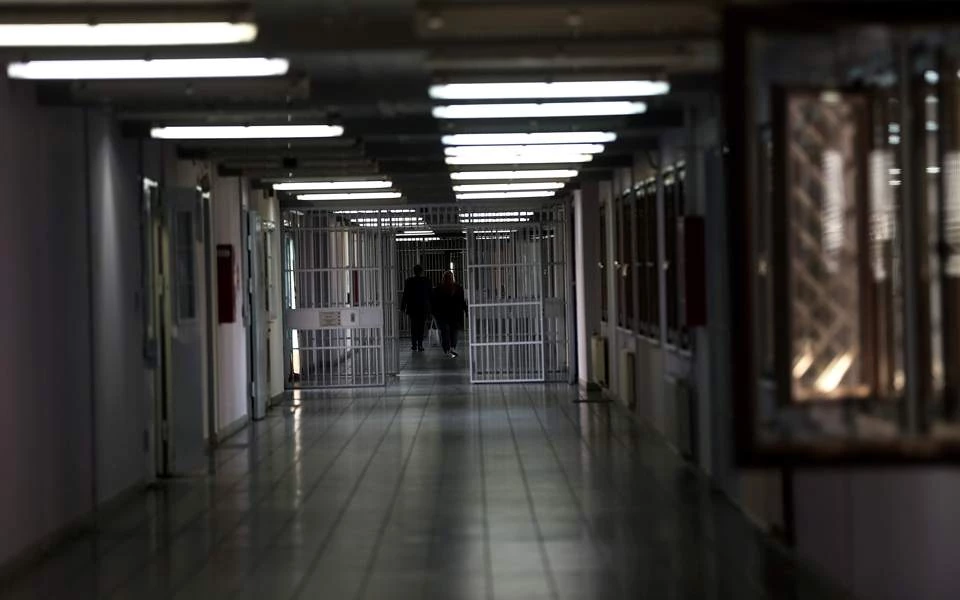 Αυτή ήταν η ταρίφα για τις παράνομες αποφυλακίσεις «τύπου Φλώρου» – Αποκαλυπτικός διάλογος